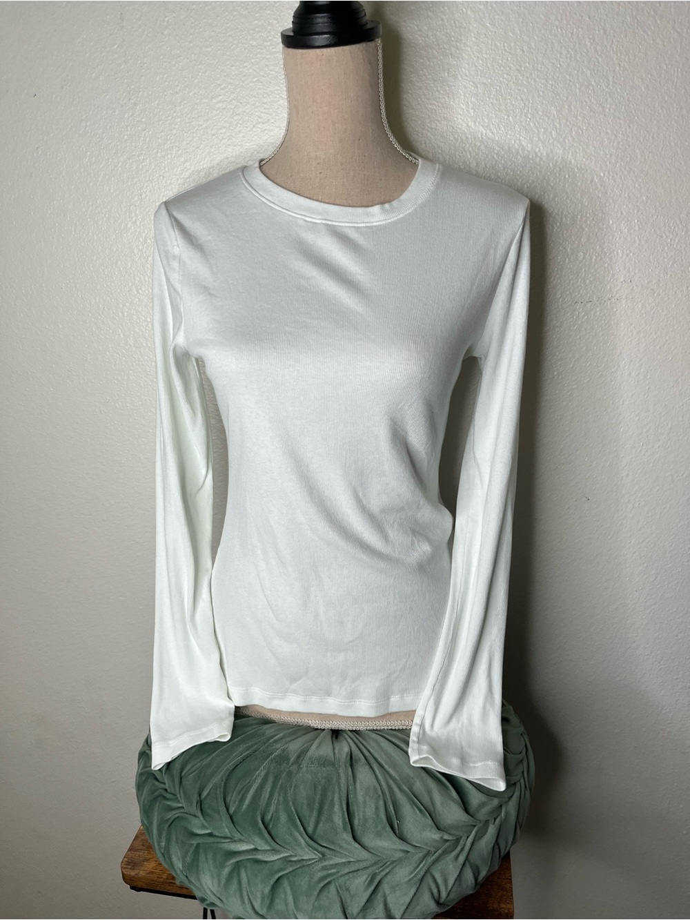 Classic Women's Long-Sleeve Crewneck Top - Green
